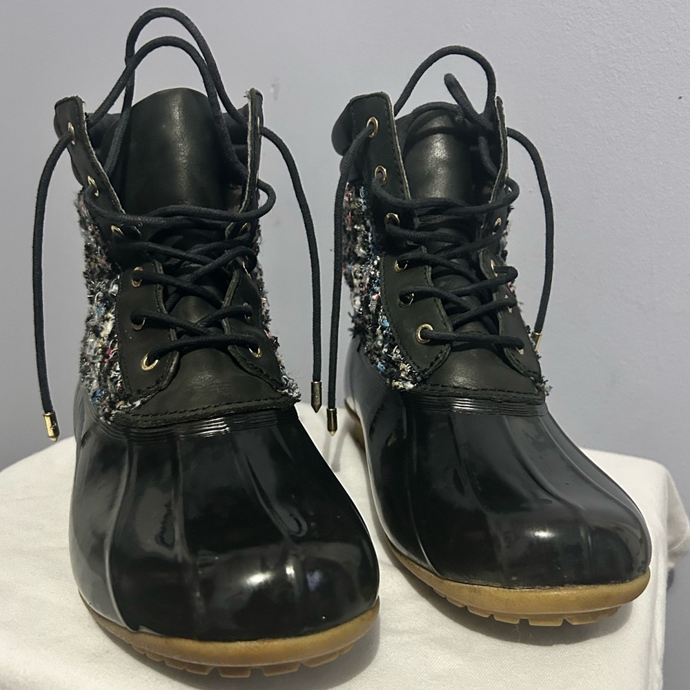 Sam Edelman Caldwell rain, boots, black, and multicolor! - Picture 8 of 14